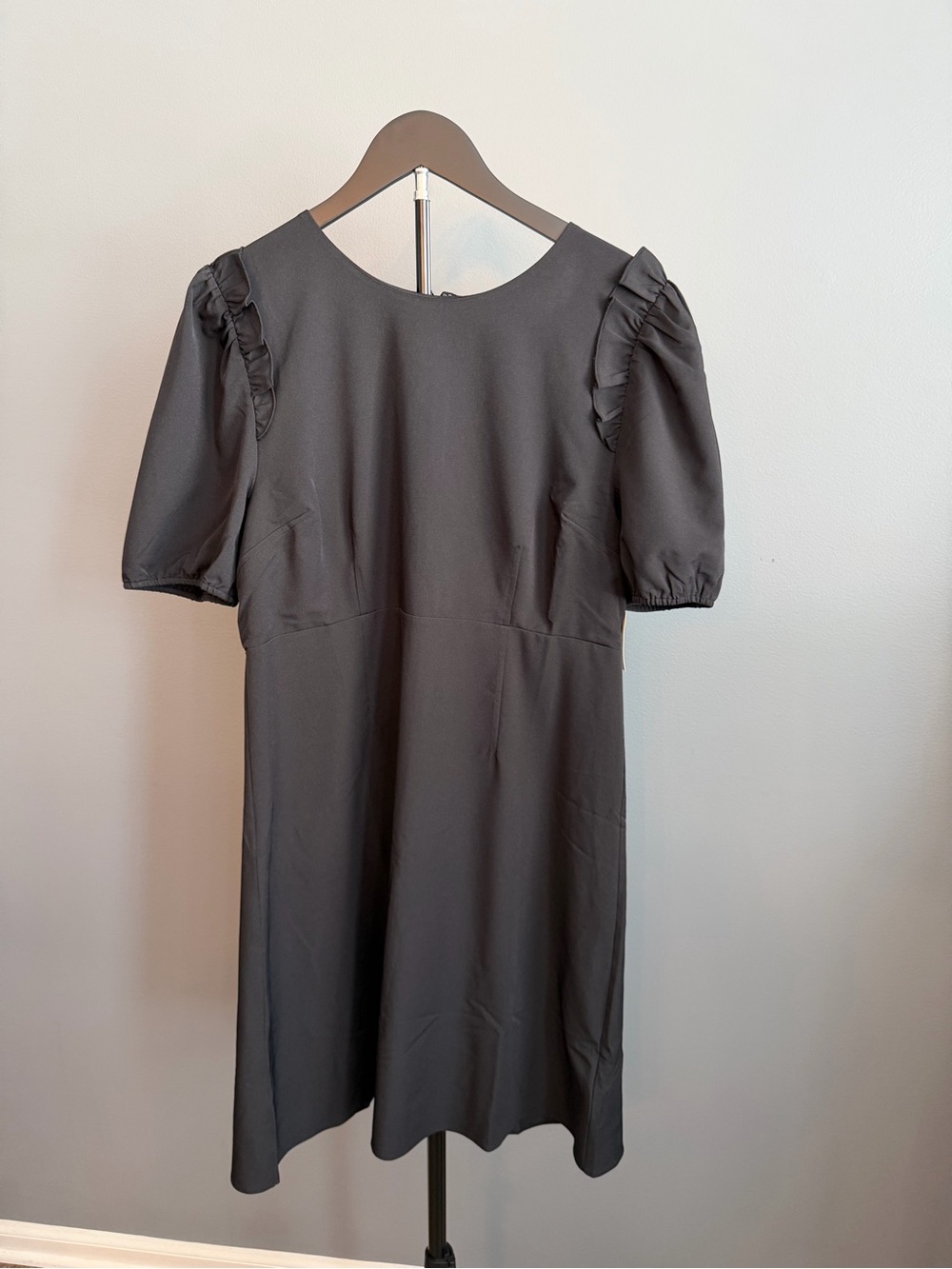 Lark & Ro Classic Black Puff-Sleeve‎ Dress